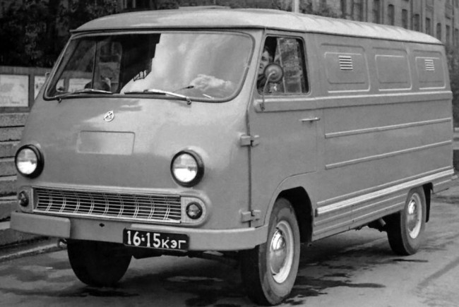 История главного минивэна Советского Союза (13 фото)