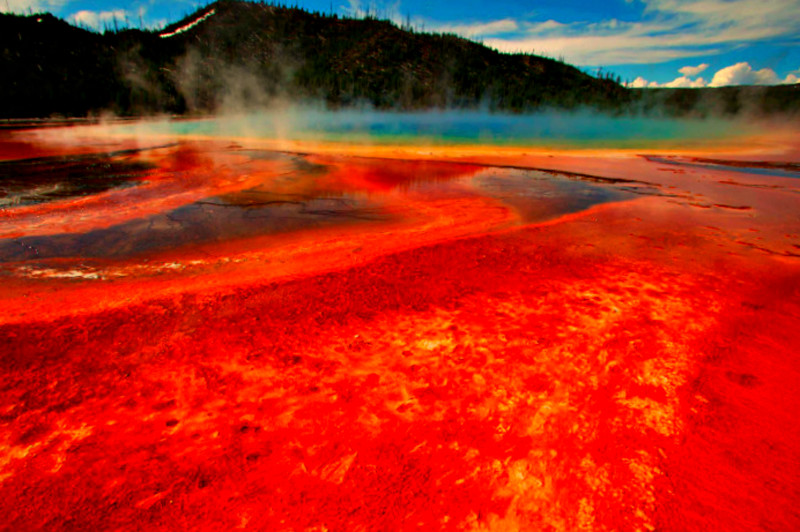Йеллоустонский супервулкан, несущий гибель цивилизации просыпается