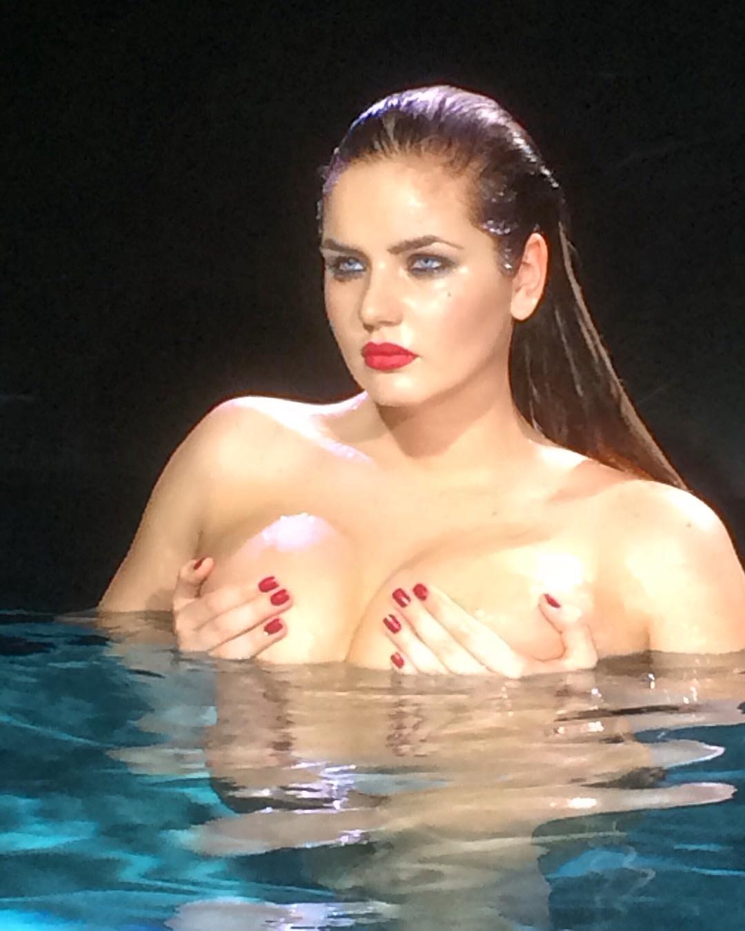 В рейтинг Maxim самых сексуальных женщин России попала модель plus-size — шикарная Евгения Подберёзкина