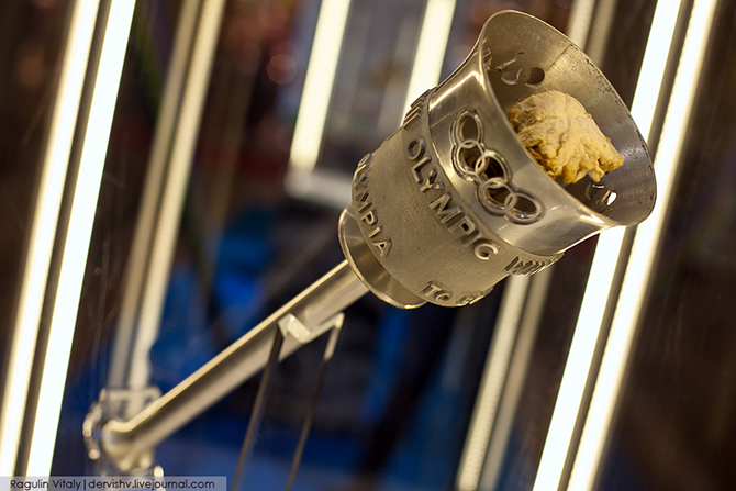 Экскурсия на выставку Олимпийских факелов в ГУМе Экскурсия на выставку Олимпийских факелов в ГУМе