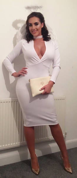 Очаровательные девушки празднуют Хллоуин