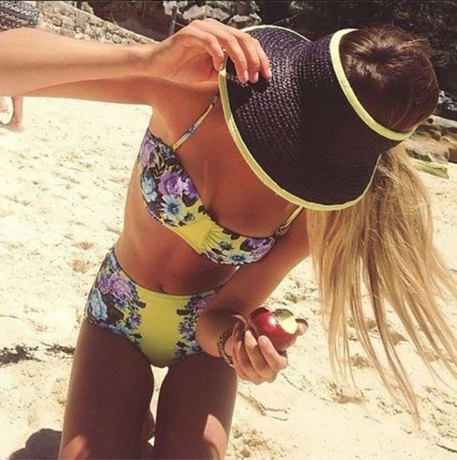 Красотки в бикини