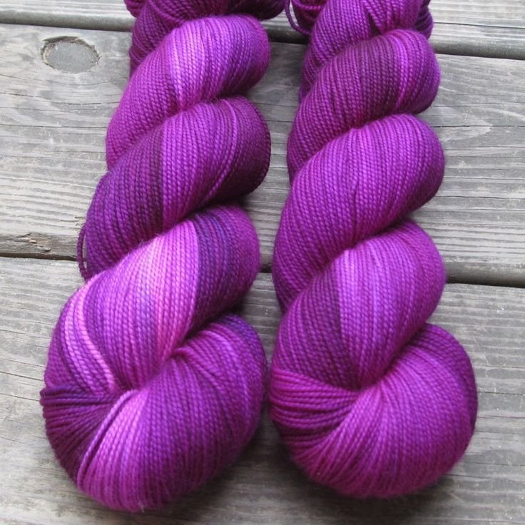 Необычный подарок: рождественский свитер для змеи