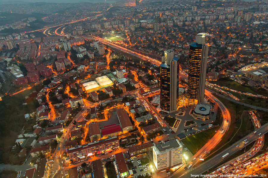 Ночной Стамбул с высоты Ночной Стамбул с высоты