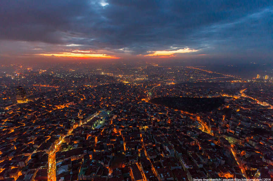 Ночной Стамбул с высоты Ночной Стамбул с высоты