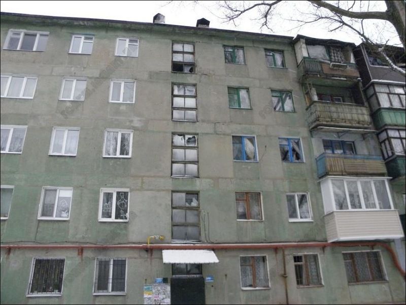 Автомобиль разорвало на части (6 фото)