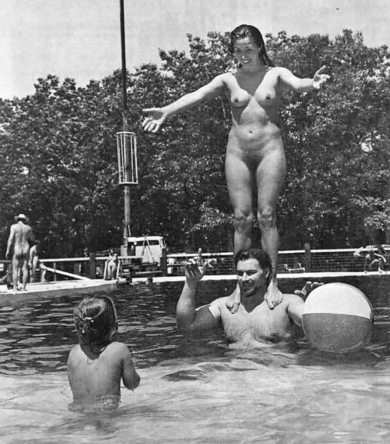 Черно-белая ретро эротика