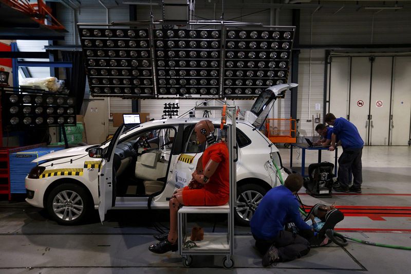 Как проводят краш-тесты автомобилей (22 фото)