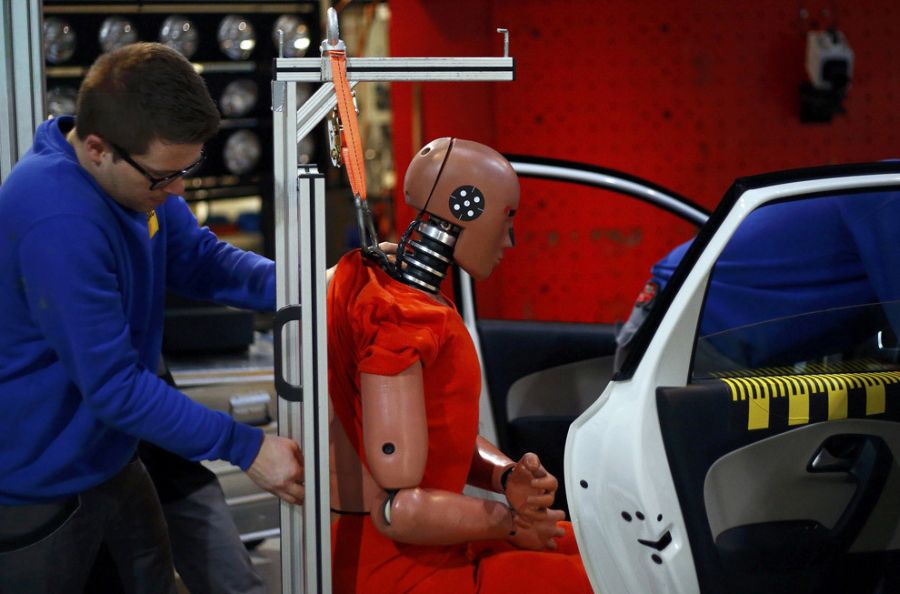 Как проводят краш-тесты автомобилей (22 фото)