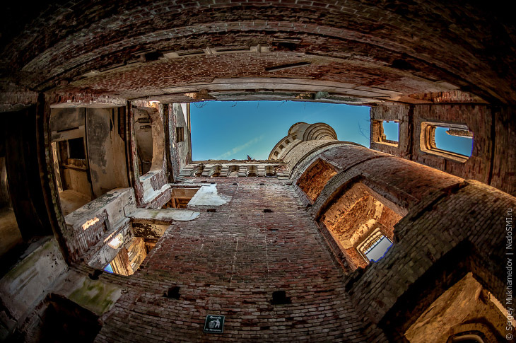 Готический замок во Владимирской области Готический замок во Владимирской области