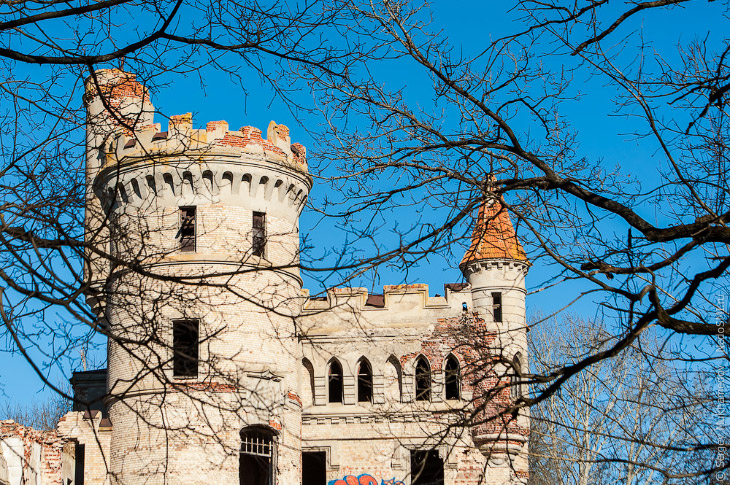 Готический замок во Владимирской области Готический замок во Владимирской области