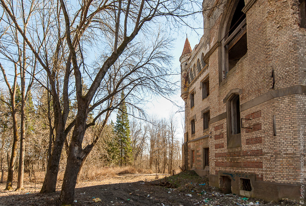 Готический замок во Владимирской области Готический замок во Владимирской области