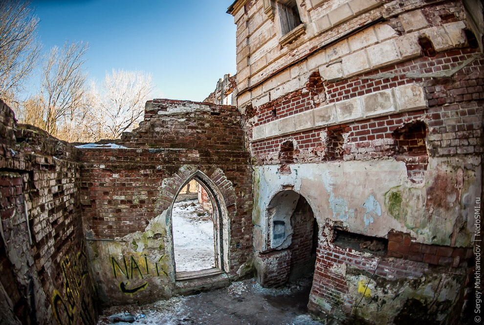 Готический замок во Владимирской области Готический замок во Владимирской области