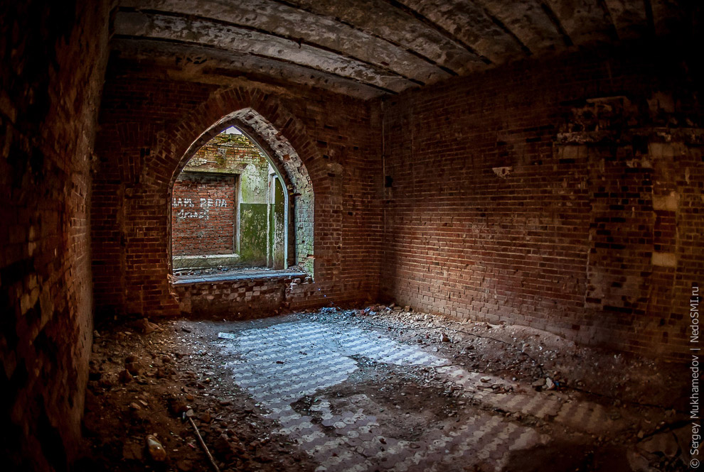 Готический замок во Владимирской области Готический замок во Владимирской области