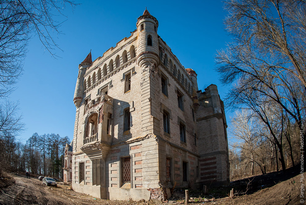 Готический замок во Владимирской области Готический замок во Владимирской области