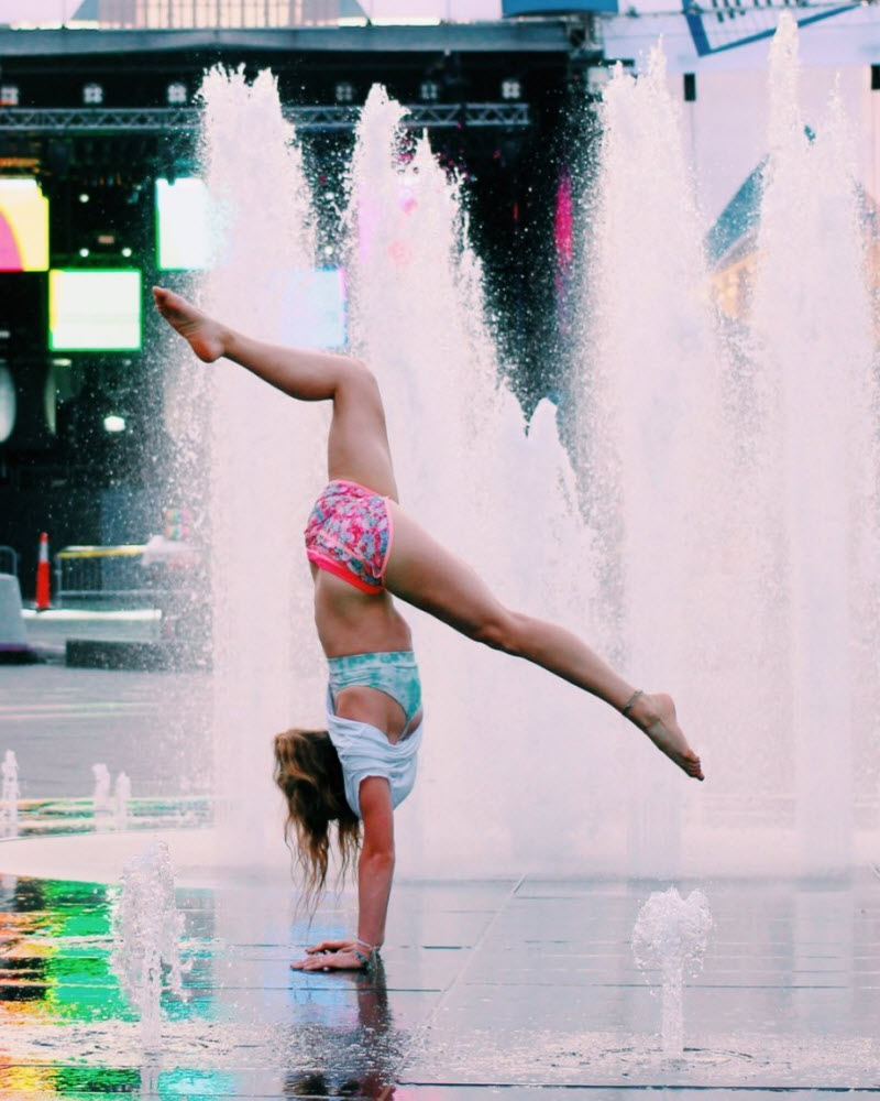 Сексуальные девушки в бикини и белье