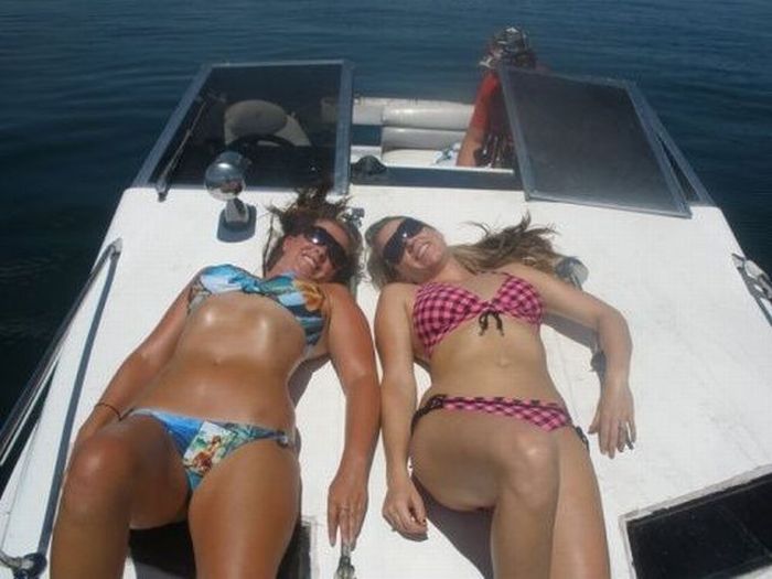 Девушки в бикини