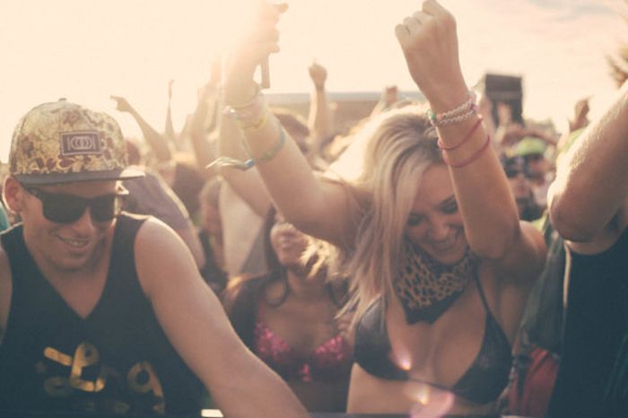 Девушки с рейв феста в Мичигане