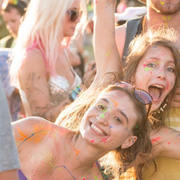 Девушки с рейв феста в Мичигане