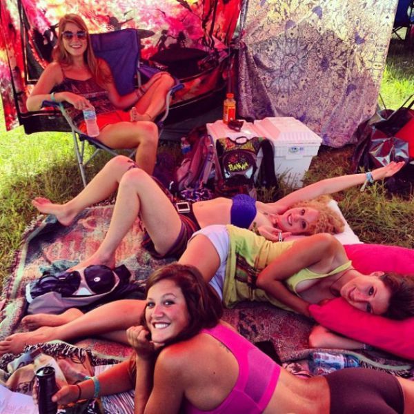 Девушки с рейв феста в Мичигане