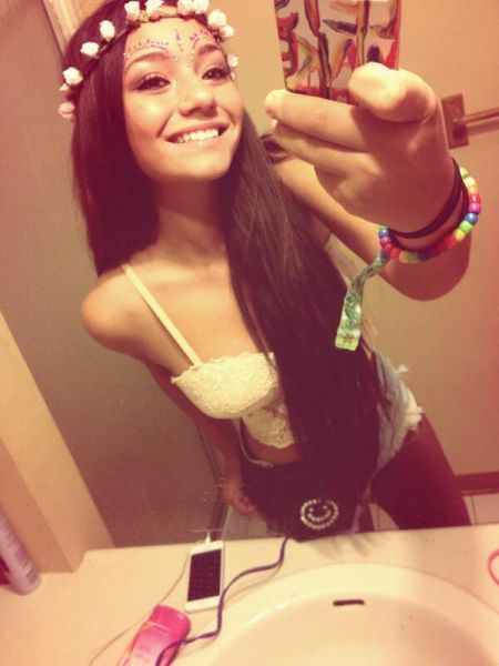 Девушки с рейв феста в Мичигане