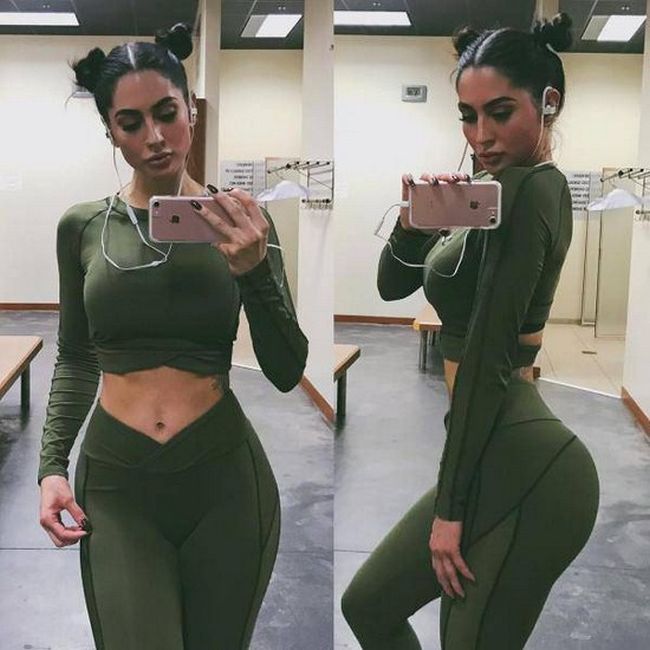 Спортивные девушки в леггинсах