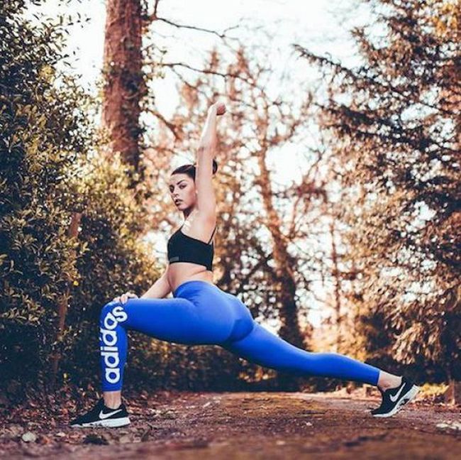 Спортивные девушки в леггинсах