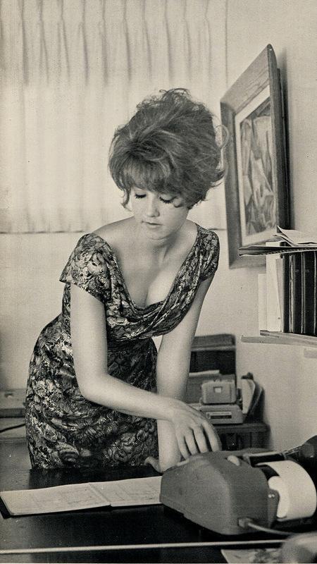 Ретро офисные работницы (60 фото)