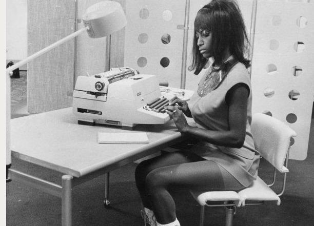 Ретро офисные работницы (60 фото)