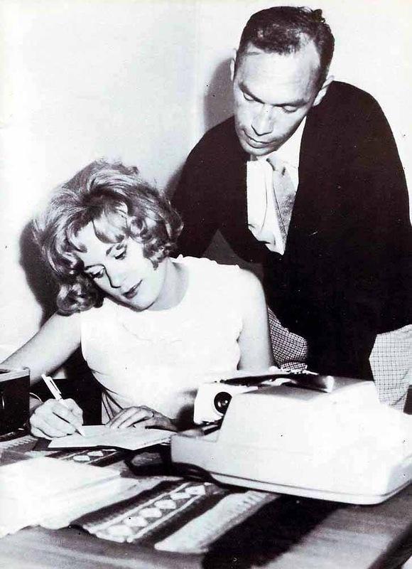 Ретро офисные работницы (60 фото)