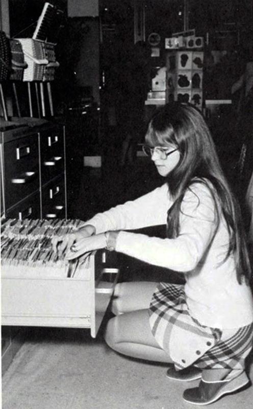 Ретро офисные работницы (60 фото)