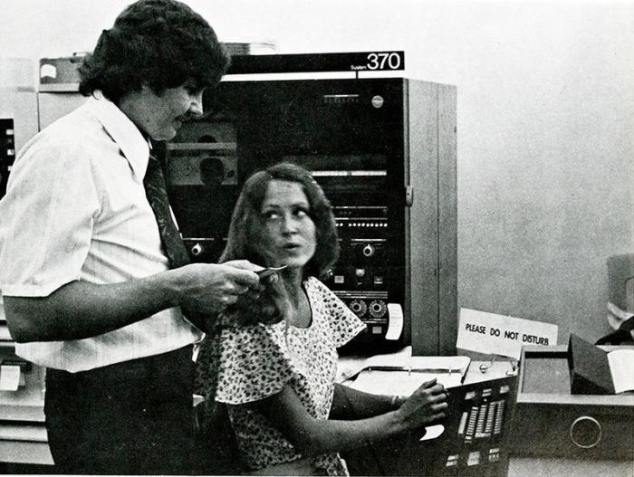 Ретро офисные работницы (60 фото)
