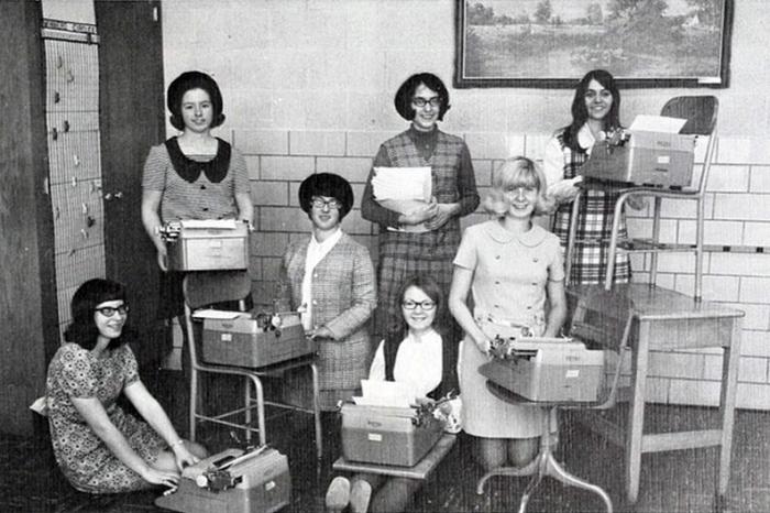 Ретро офисные работницы (60 фото)