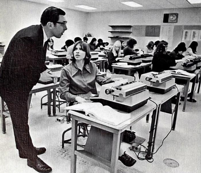 Ретро офисные работницы (60 фото)