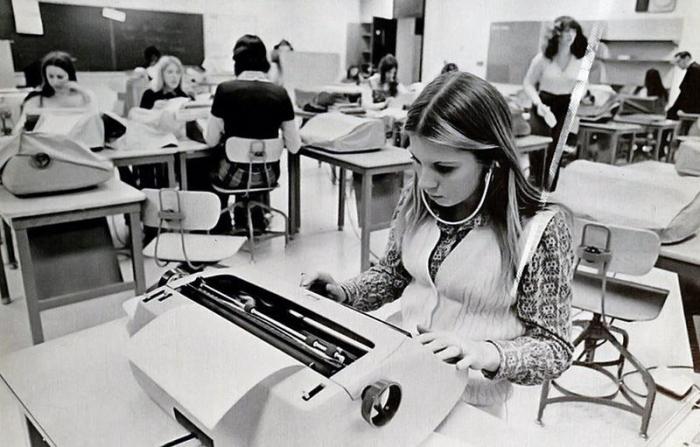 Ретро офисные работницы (60 фото)