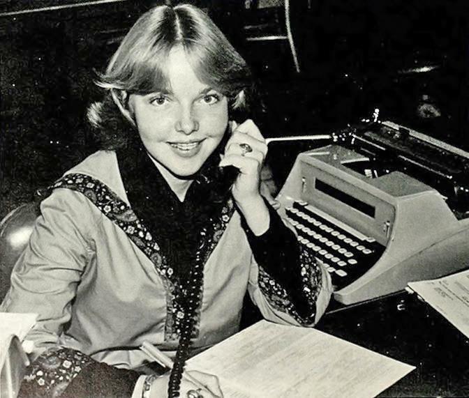 Ретро офисные работницы (60 фото)