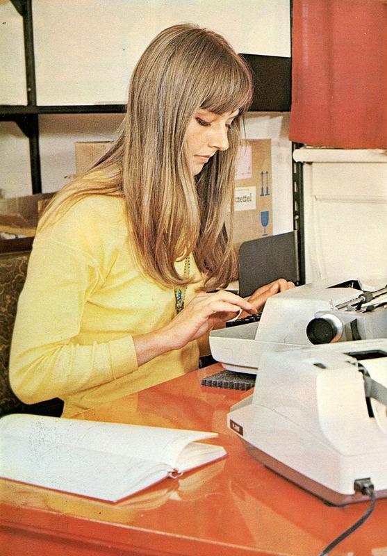 Ретро офисные работницы (60 фото)