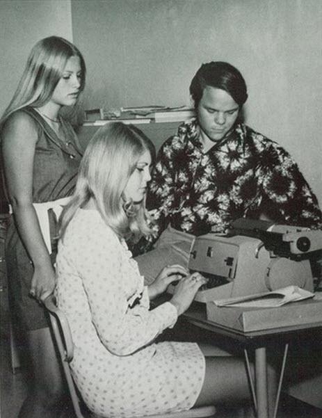 Ретро офисные работницы (60 фото)