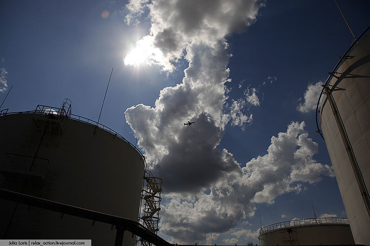 Как заправляют самолеты