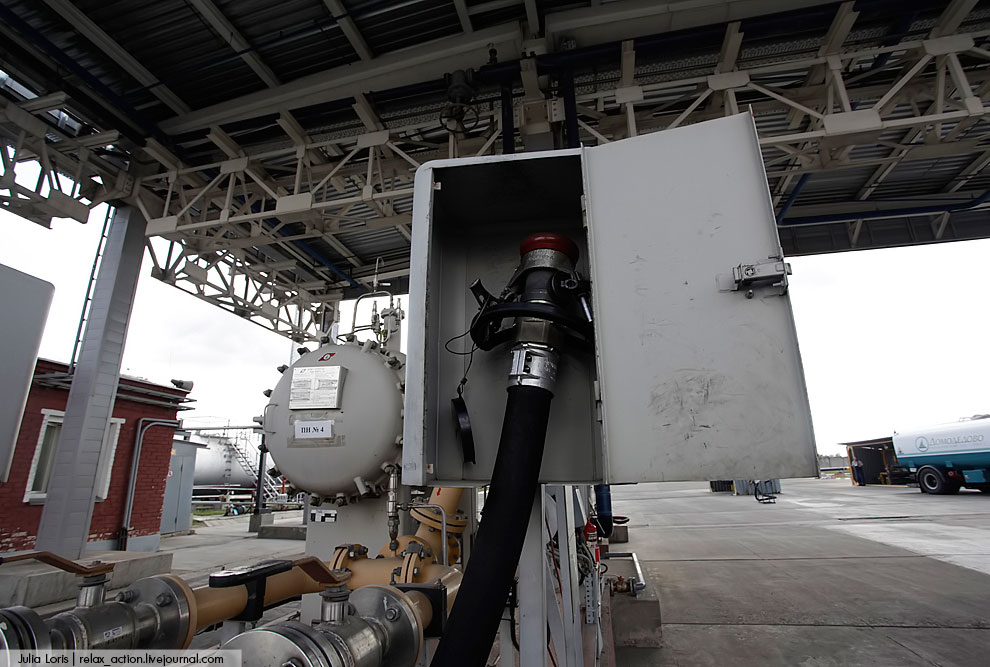 Как заправляют самолеты