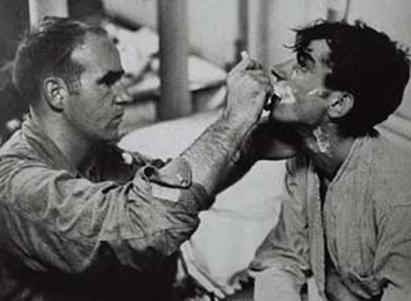 Подвиг четырех советских моряков (12 фото)