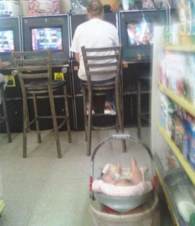 Когда родители не дружат с головой (27 фото)