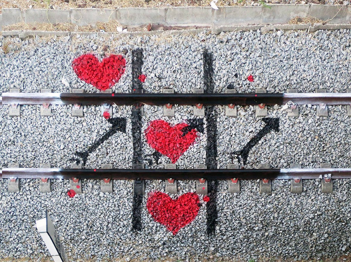 Стрит-арт сделанных целиком из мусора