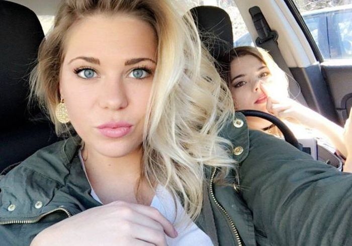 Забавные девушки Забавные девушки