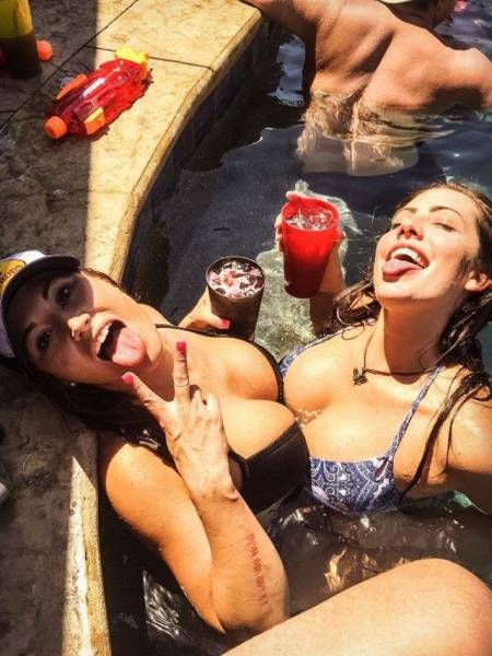 Забавные девушки