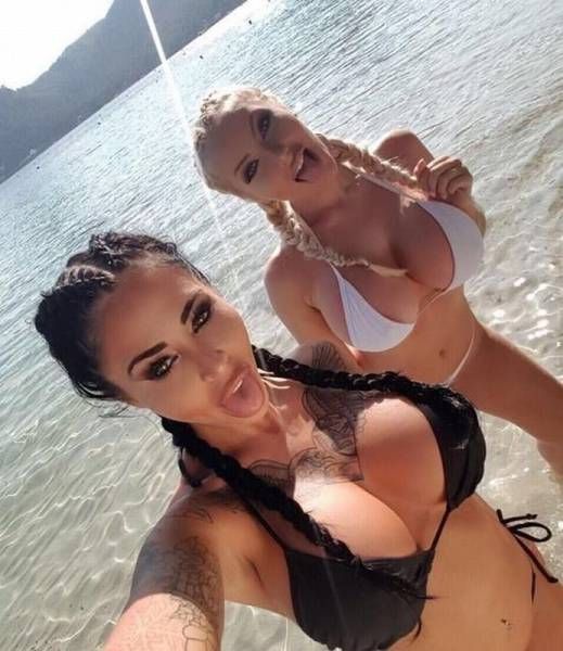 Забавные девушки