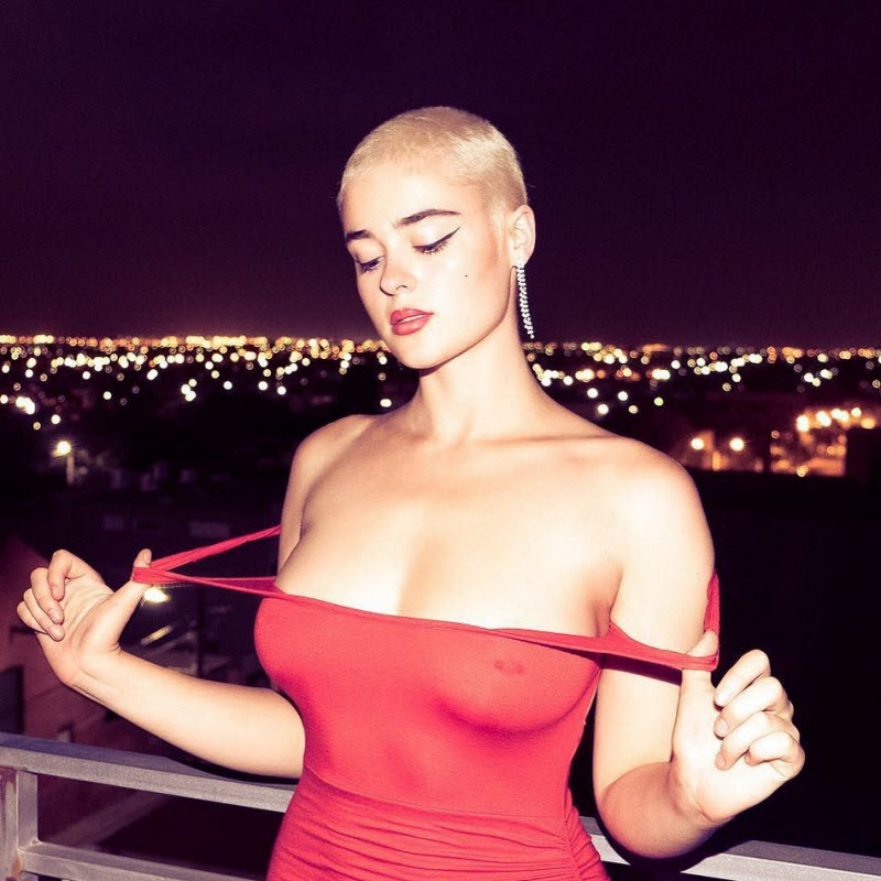 Стефания Феррарио на фото из социальных сетей