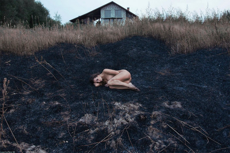 Откровенные снимки от Ли Таттар