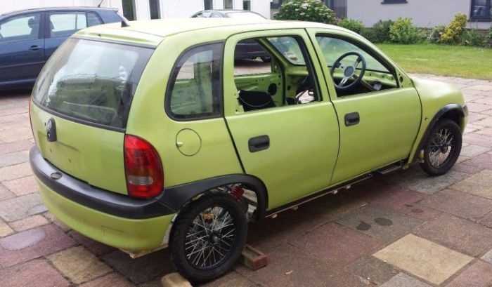 Автомобиль на педальной тяге