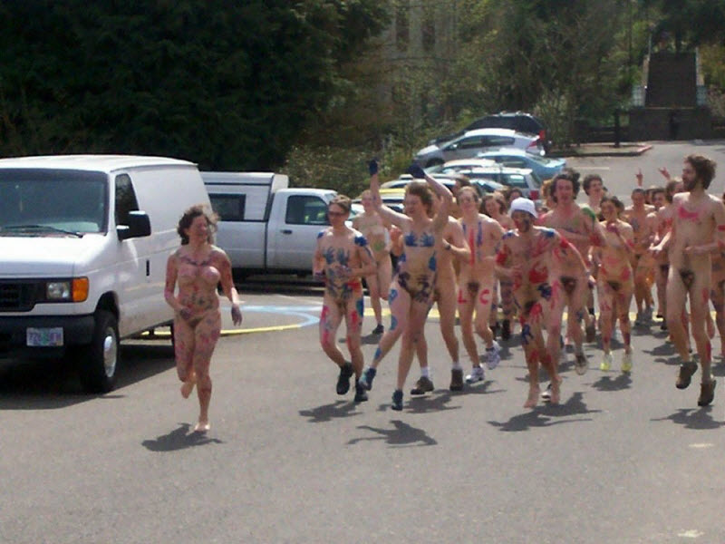 Голые студенческие развлечения (18+) 